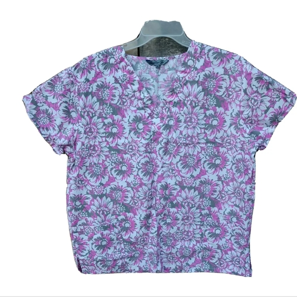 SALE $8 Wear for Care Scrub Top Floral Print XL - Picture 1 of 14
